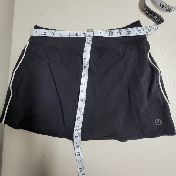 Lululemon High-Rise Lined Mini Skirt Black/ White. - Picture 12 of 12